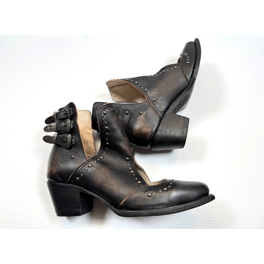 Freebird by Steven Melody Booties Women 7 NWOB Leather Cutout Studs Ankle Buckle